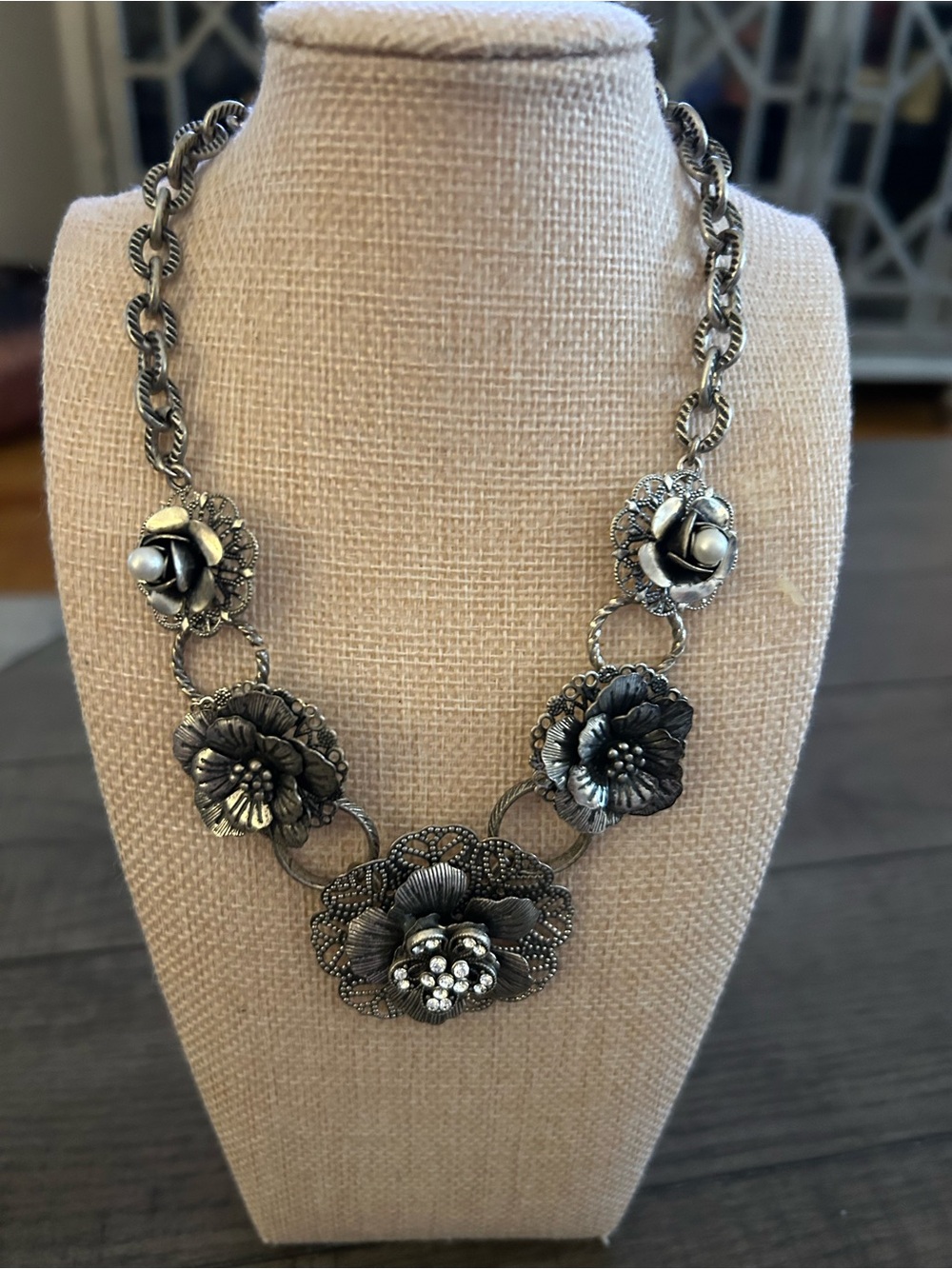 Vintage Floral Filigree Statement Necklace in Silver Tone